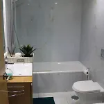 Salvador's House T2 - Rooftop Pool & Center شقة *
