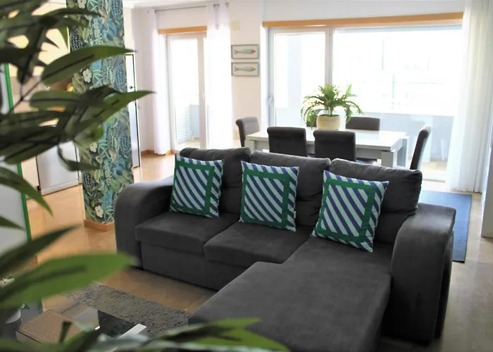 Salvador's House T2 - Rooftop Pool & Center Apartment